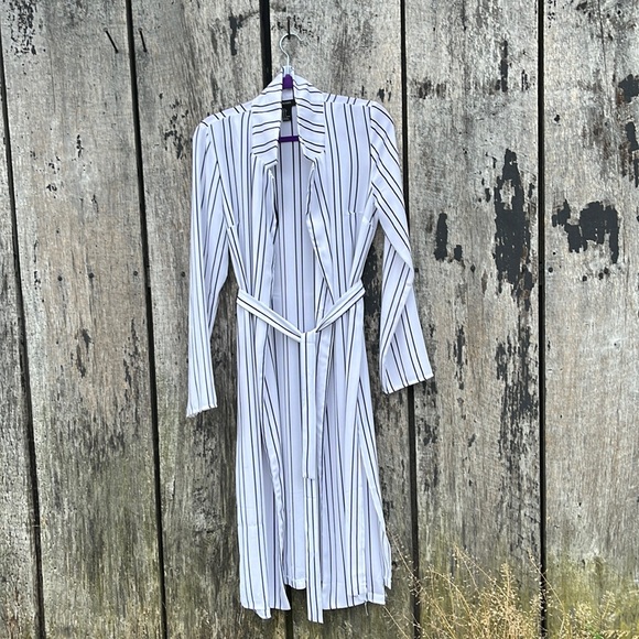 Forever 21 Other - Forever 21 Robe. 💕